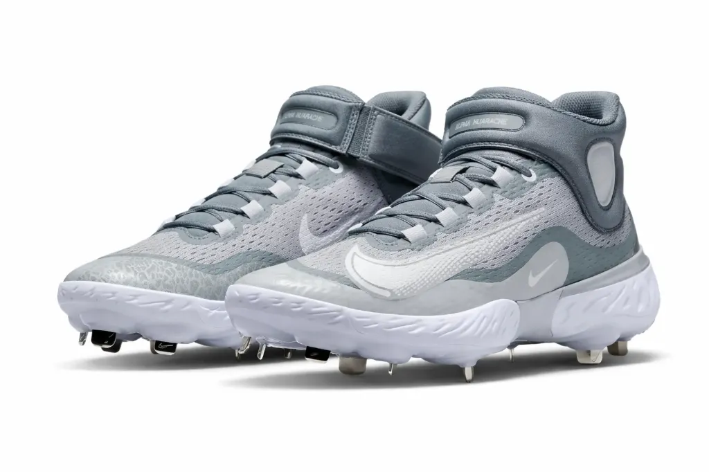 Spikes Nike Alpha Huarache Elite 4 Mid